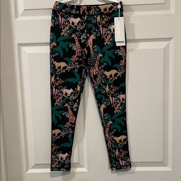 Lilly Pulitzer Luxletic Girls  Safari Adventure Leggings NWT Size Large (8-10) - Picture 1 of 4